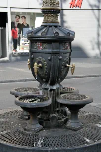 Font de Canaletes, Rambla