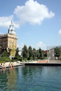 The pool at Elisabeth Square in Budapest