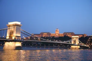 Chain Bridge at night