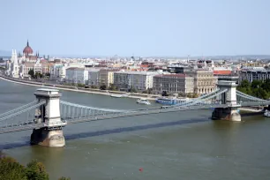 Chain Bridge seen from Gellert Hill