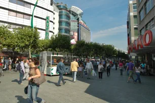 Zeil, Frankfurt's main shopping street