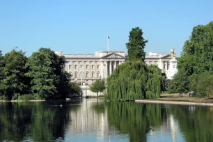 Buckingham Palace from St James's Park on London