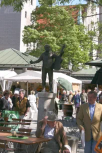 Roider-Jackl-Brunnen at the Viktualienmarkt in Munich