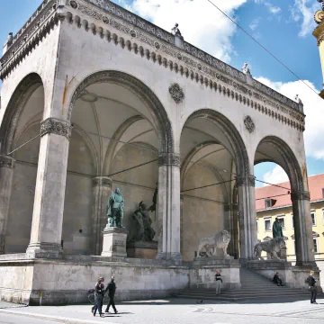 Feldherrnhalle, Munich