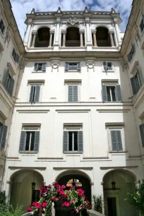 Palazzo Falconieri, Via Giulia