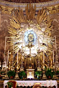 Statue of Mary at the altar of the Santa Maria della Vittoria