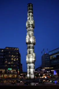 Kristallvertikalaccent at night, Sergels Torg, Stockholm