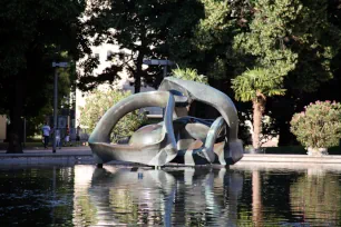 Hill Arches, Henry Moore, Karlsplatz